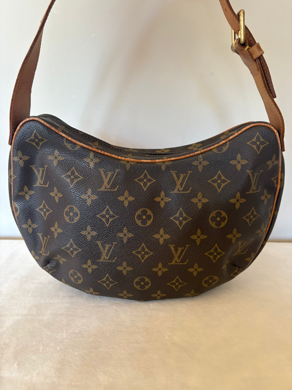 Louis Vuitton Croissant MM