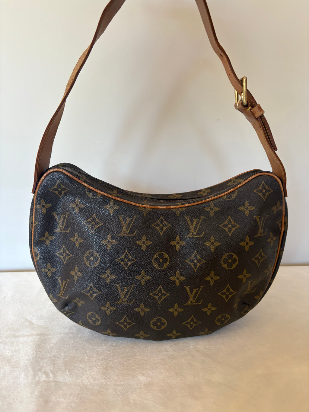 Louis Vuitton Croissant MM