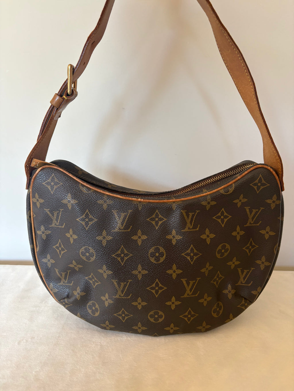 Louis Vuitton Croissant MM
