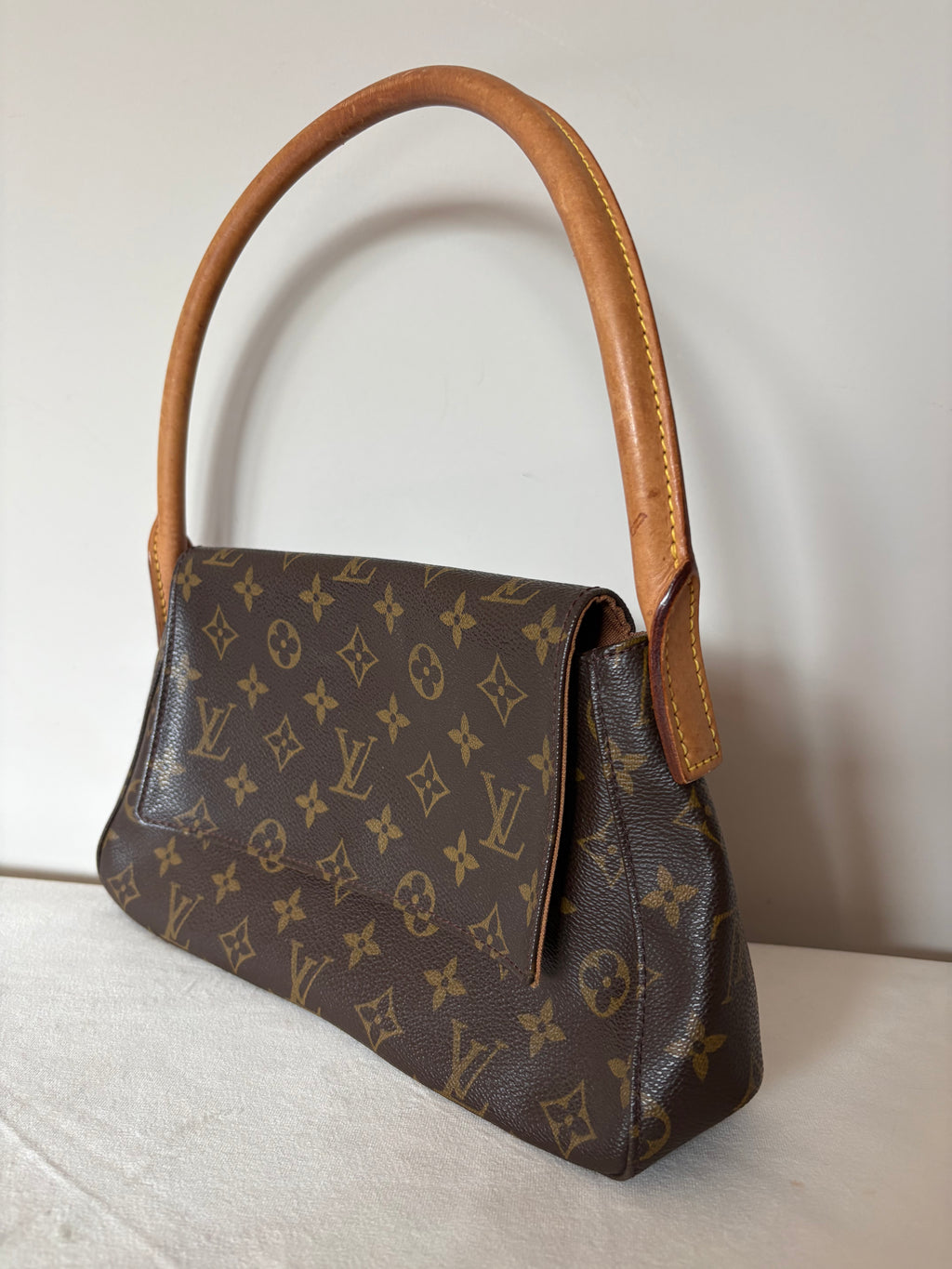 Louis Vuitton Looping mini