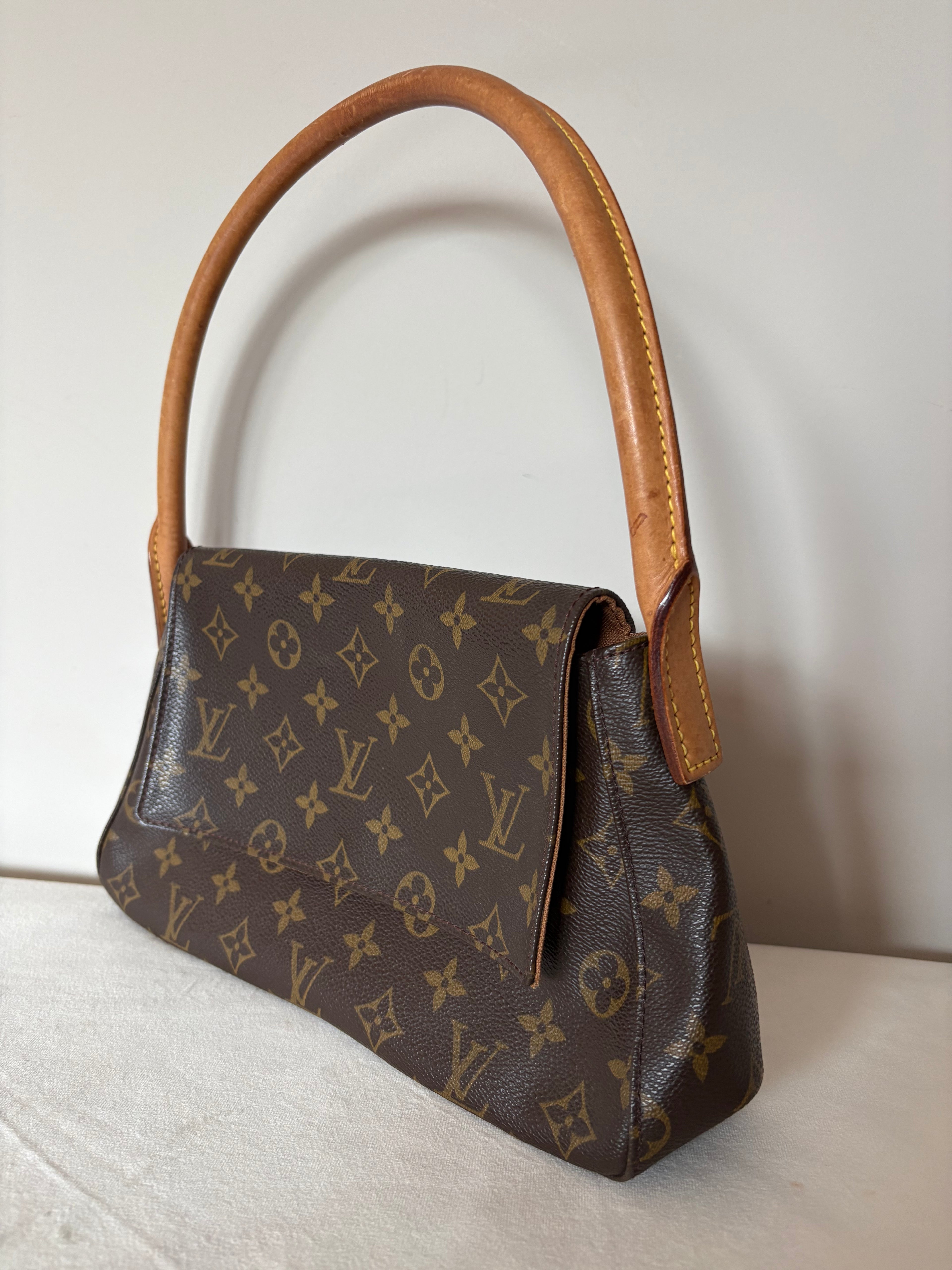 Louis Vuitton Looping mini