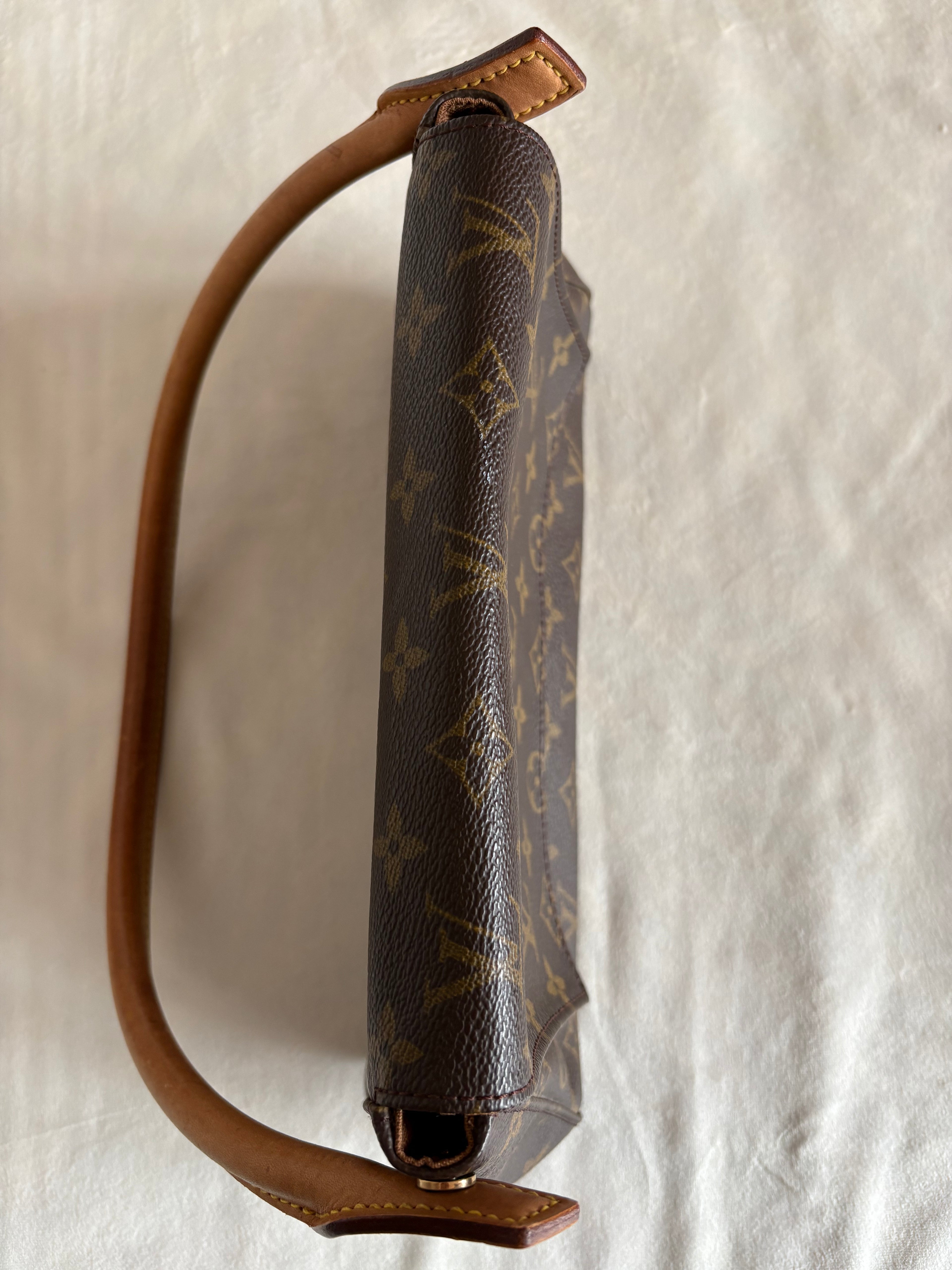 Louis Vuitton Looping mini