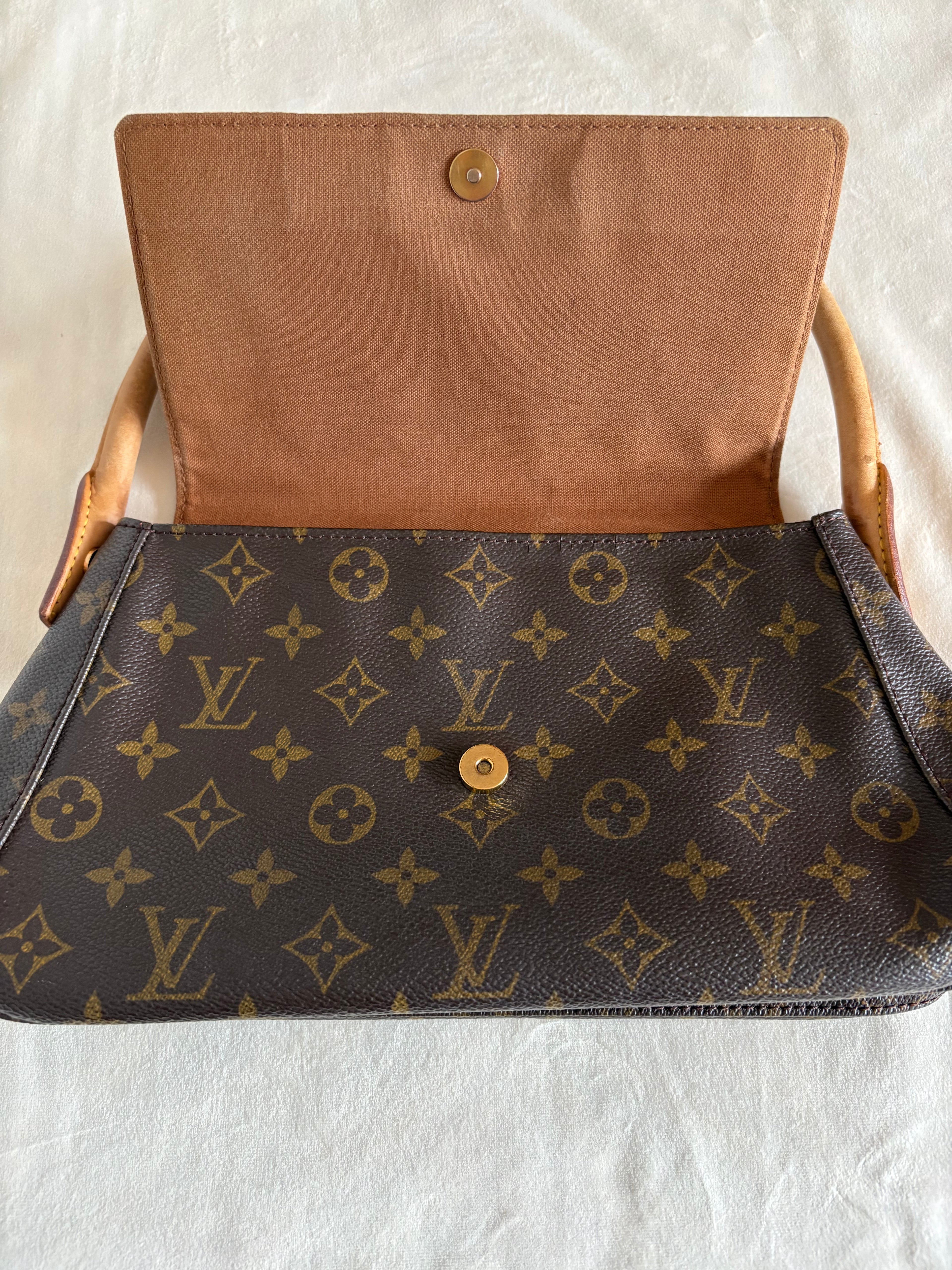 Louis Vuitton Looping mini