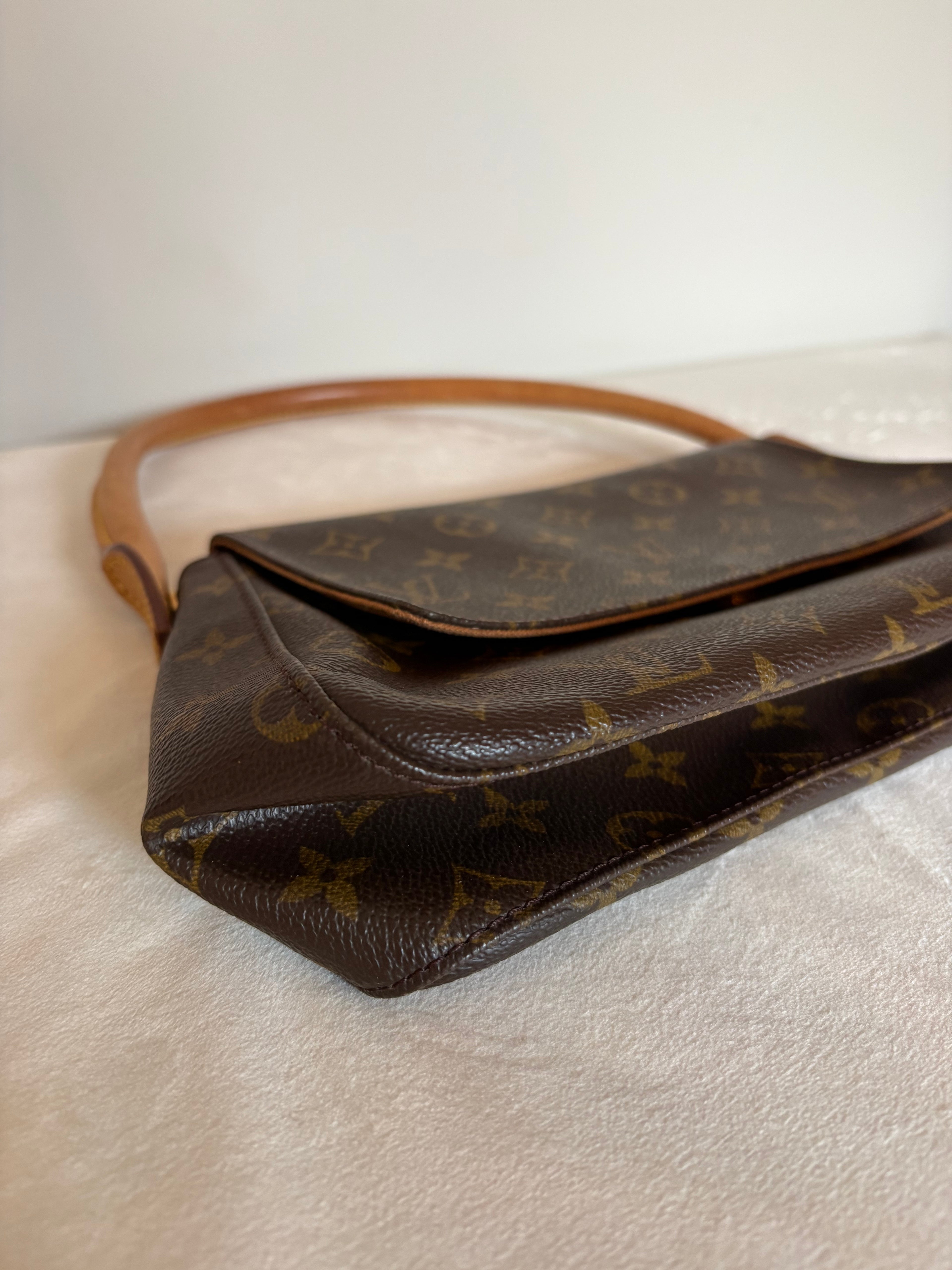 Louis Vuitton Looping mini