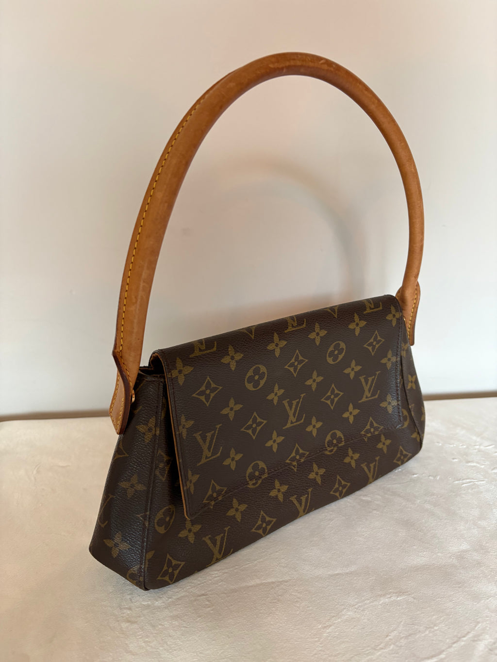 Louis Vuitton Looping mini