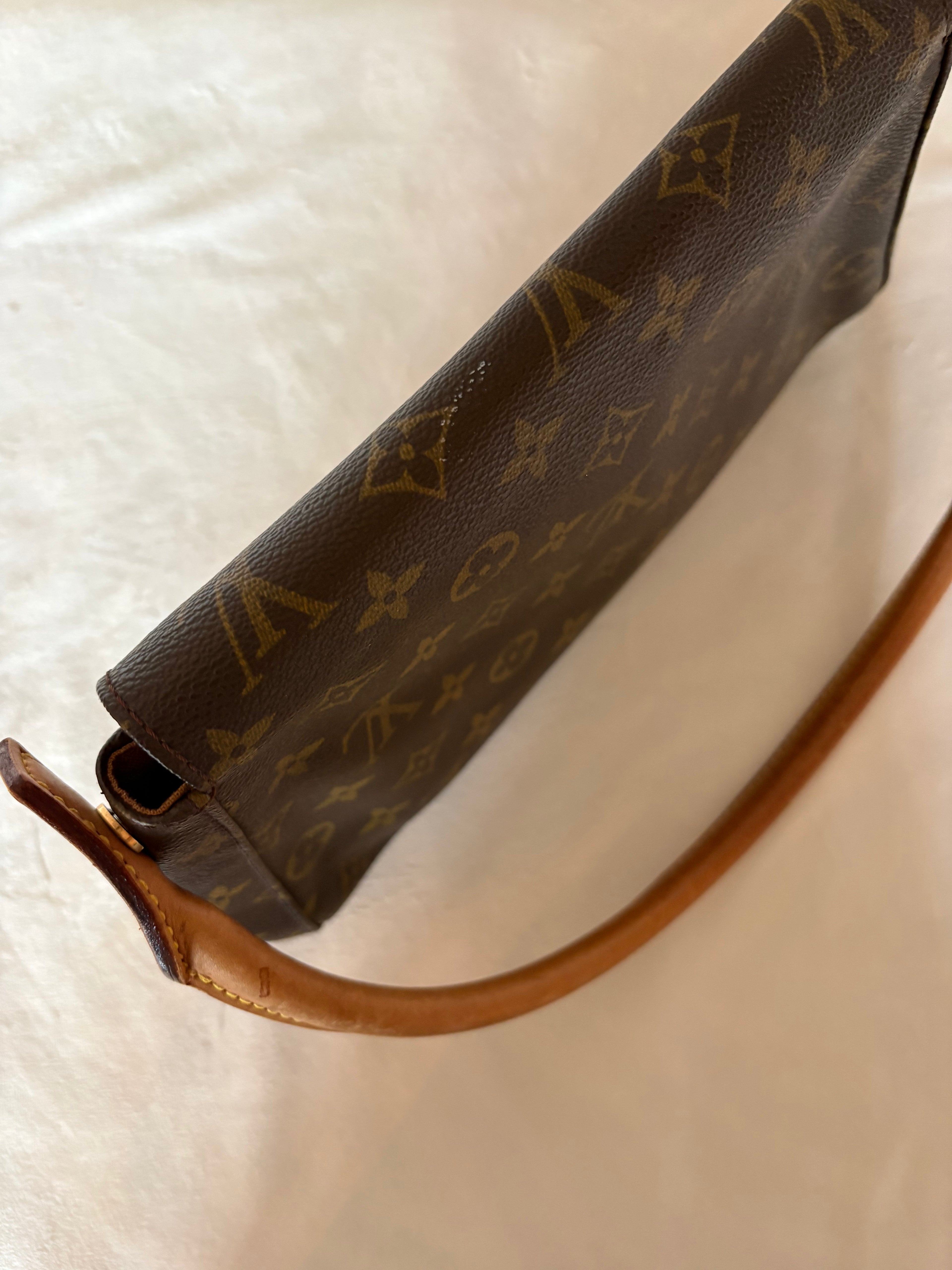 Louis Vuitton Looping mini