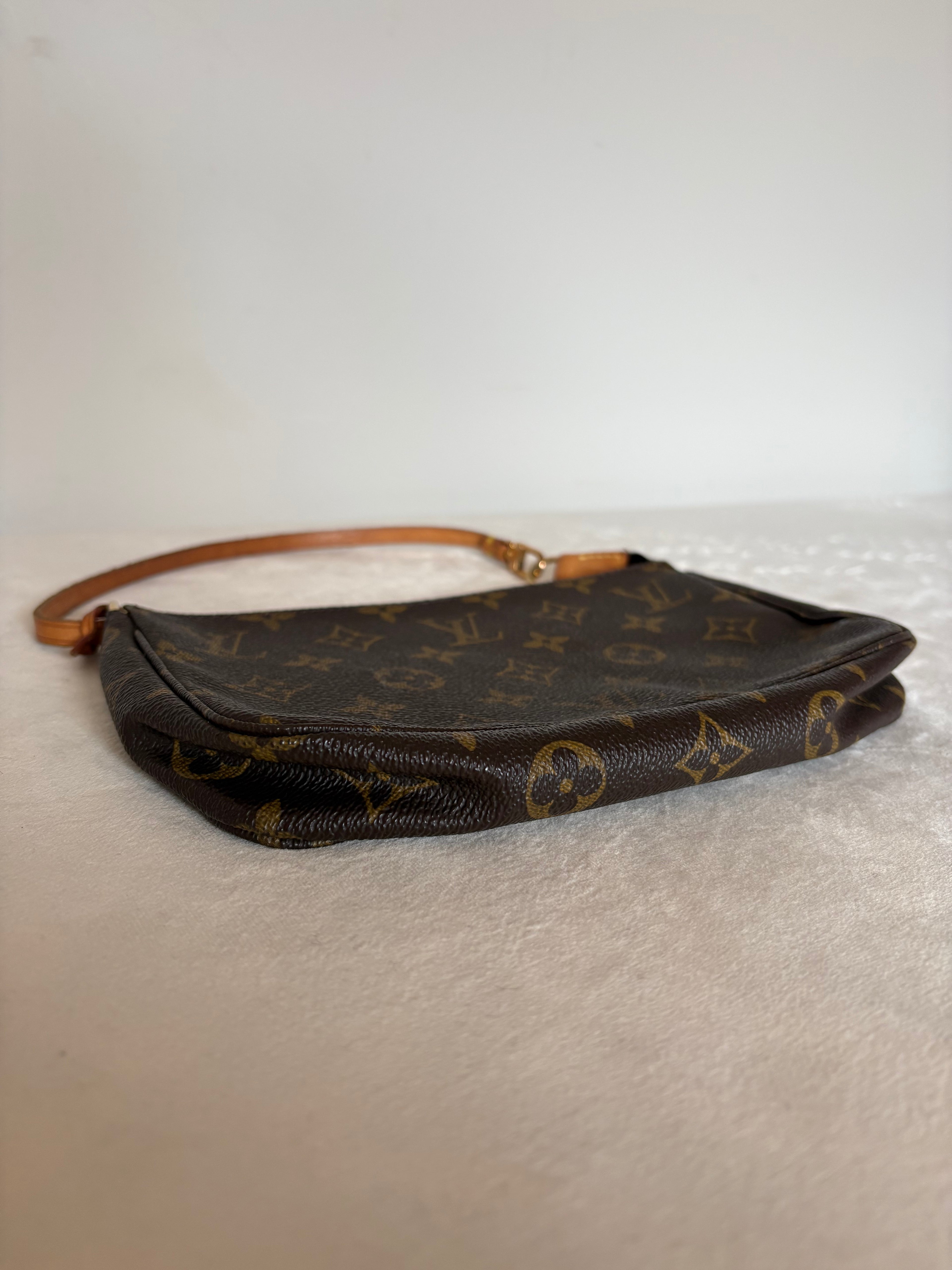 Louis Vuitton Pochette