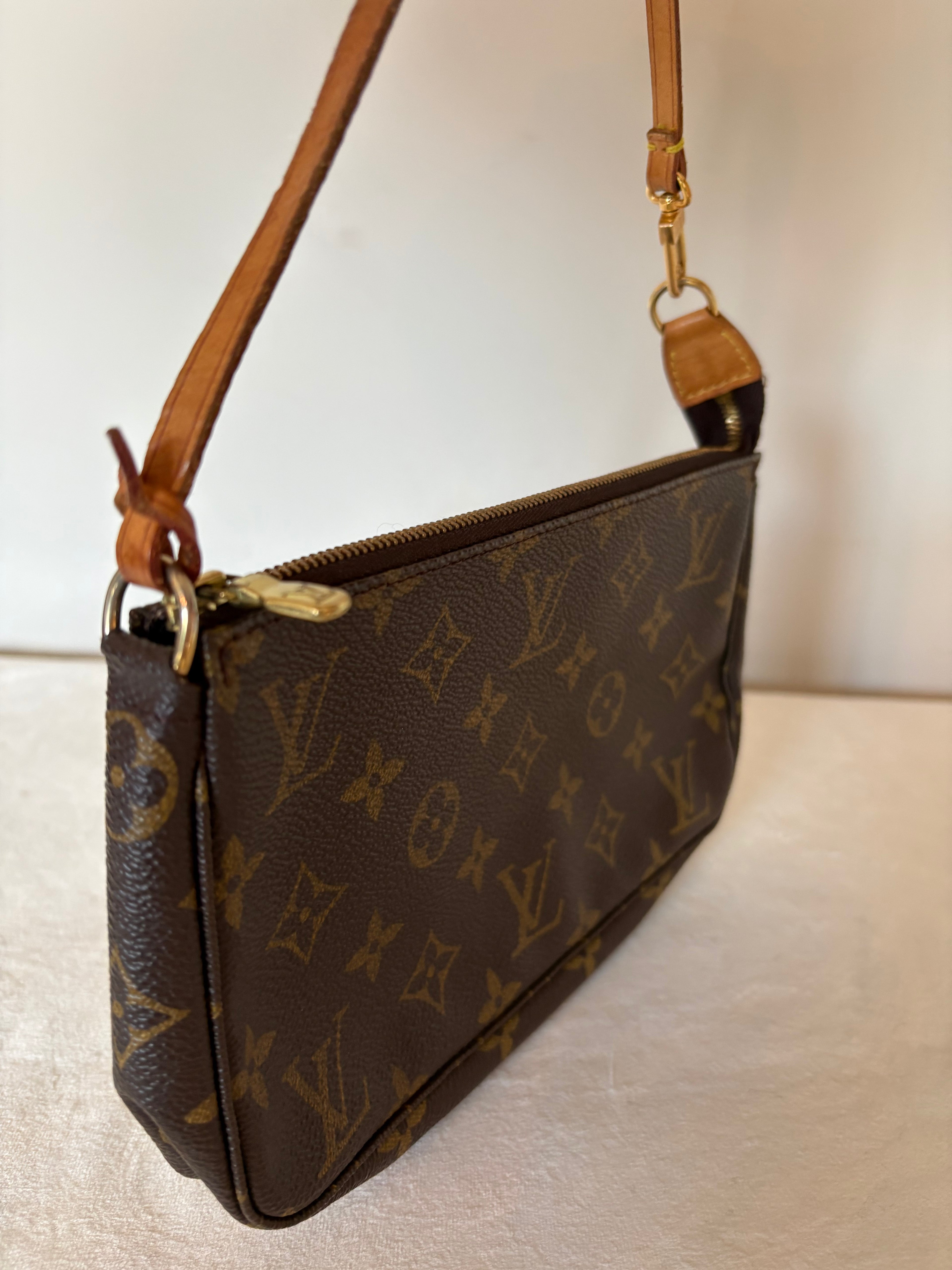 Louis Vuitton Pochette