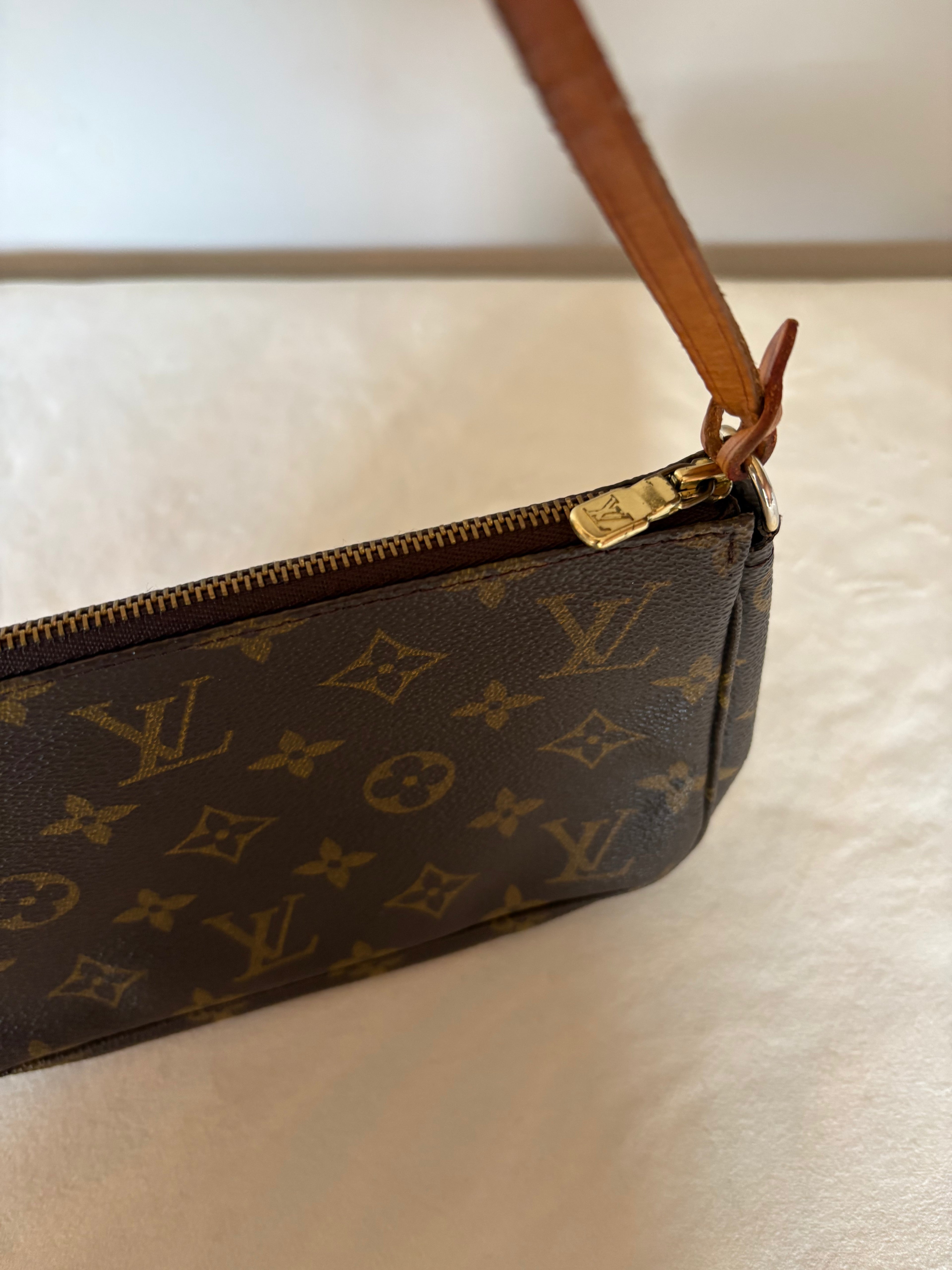 Louis Vuitton Pochette