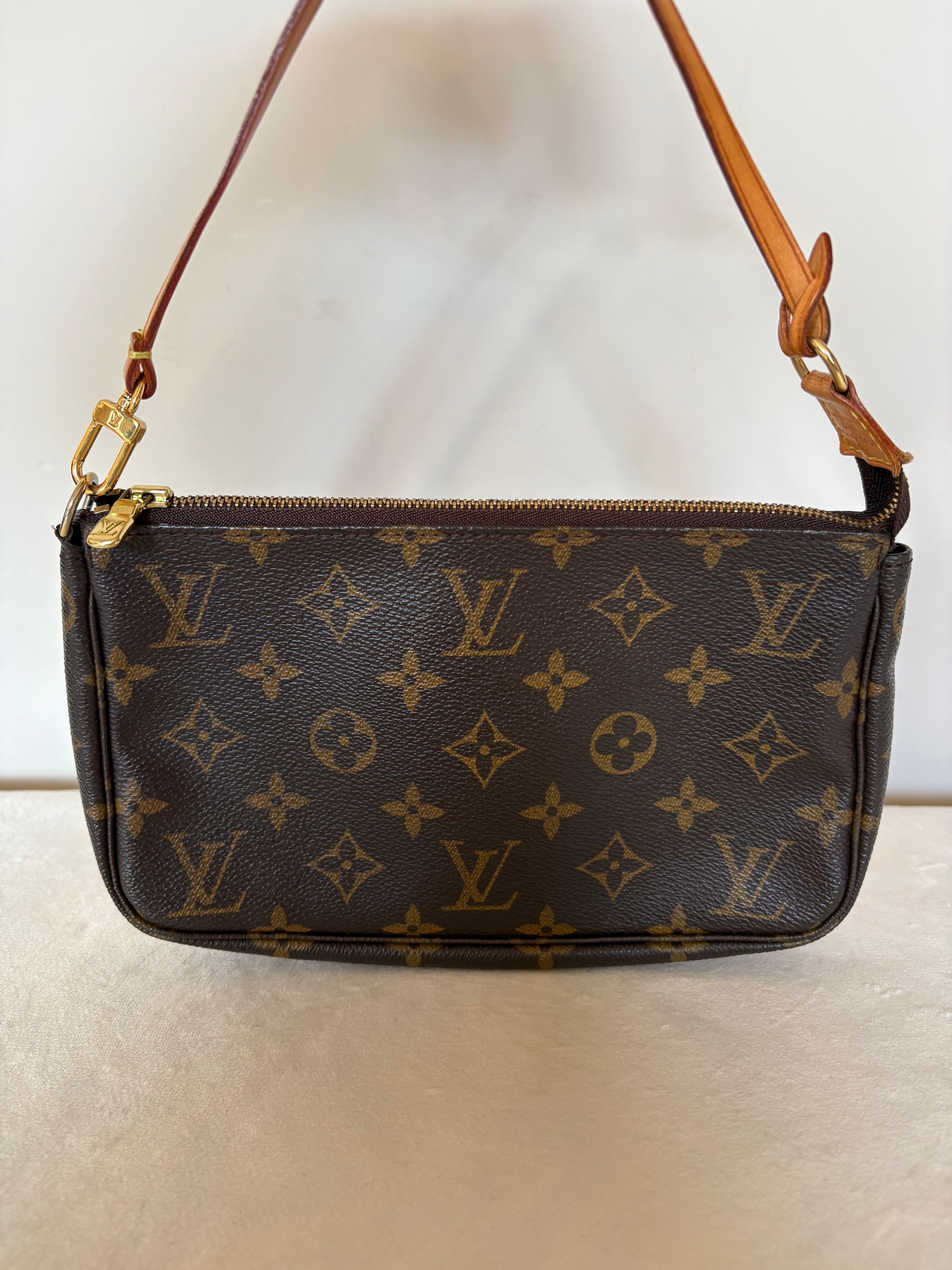 Louis Vuitton Pochette