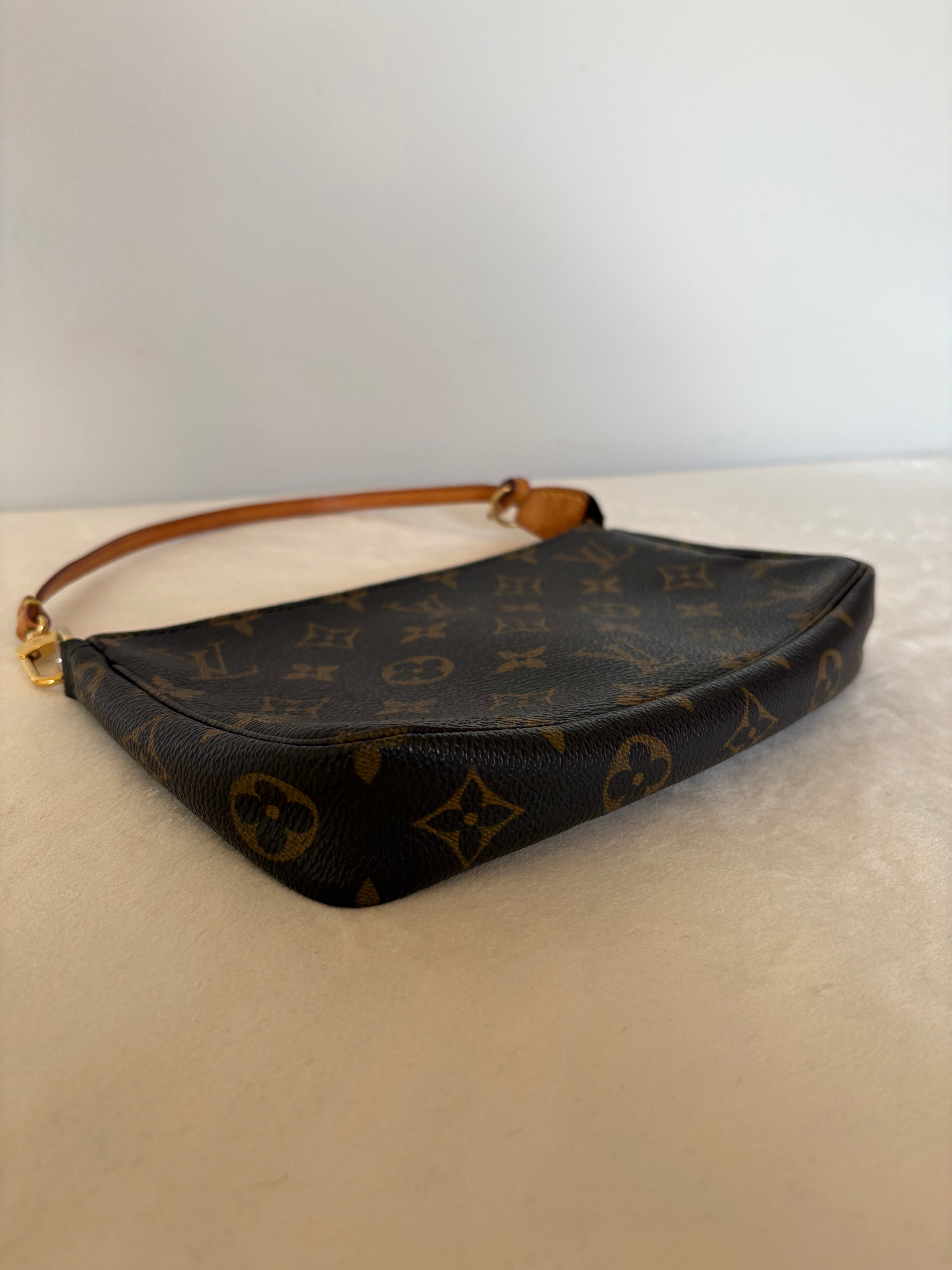 Louis Vuitton Pochette
