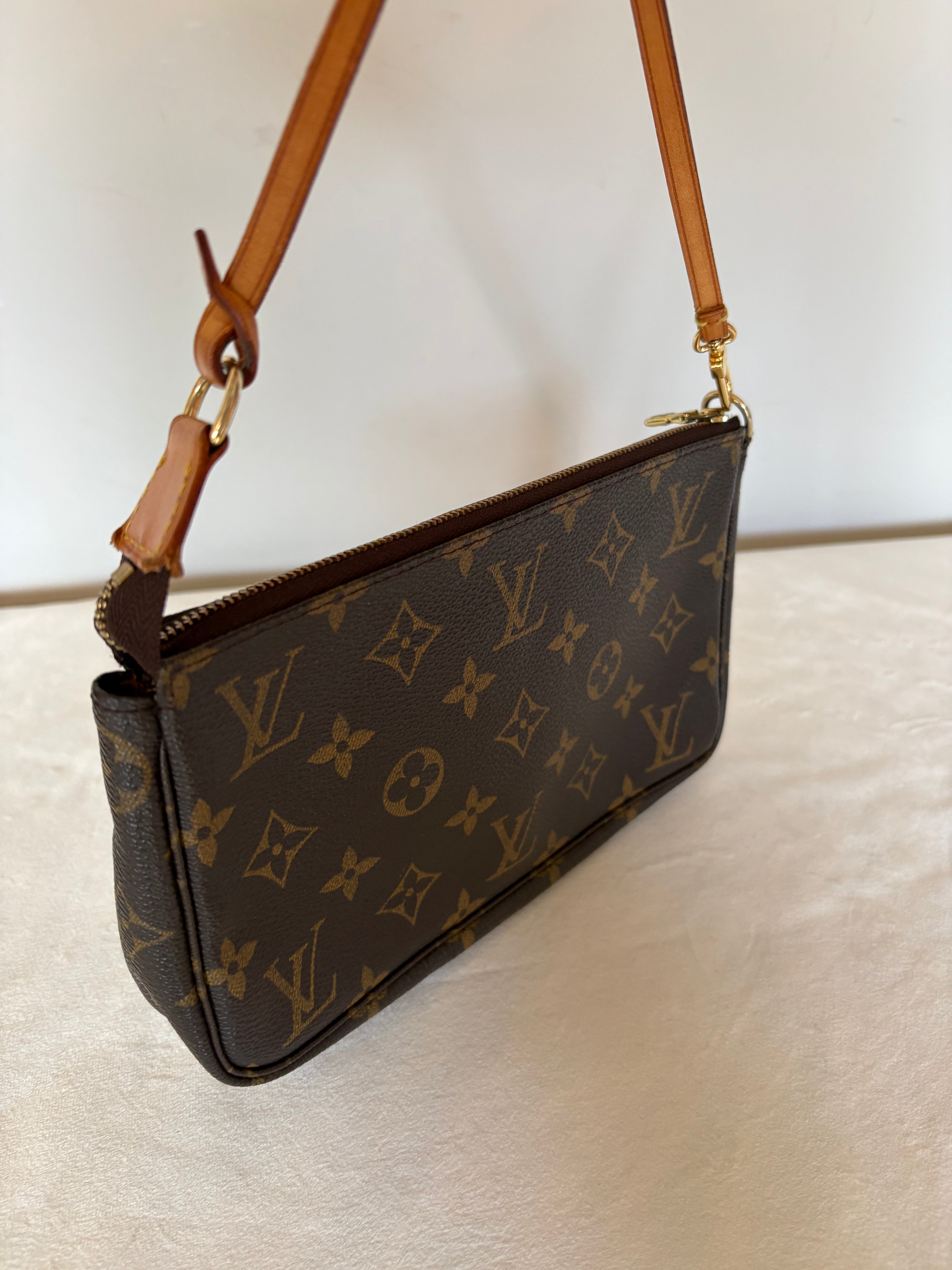 Louis Vuitton Pochette