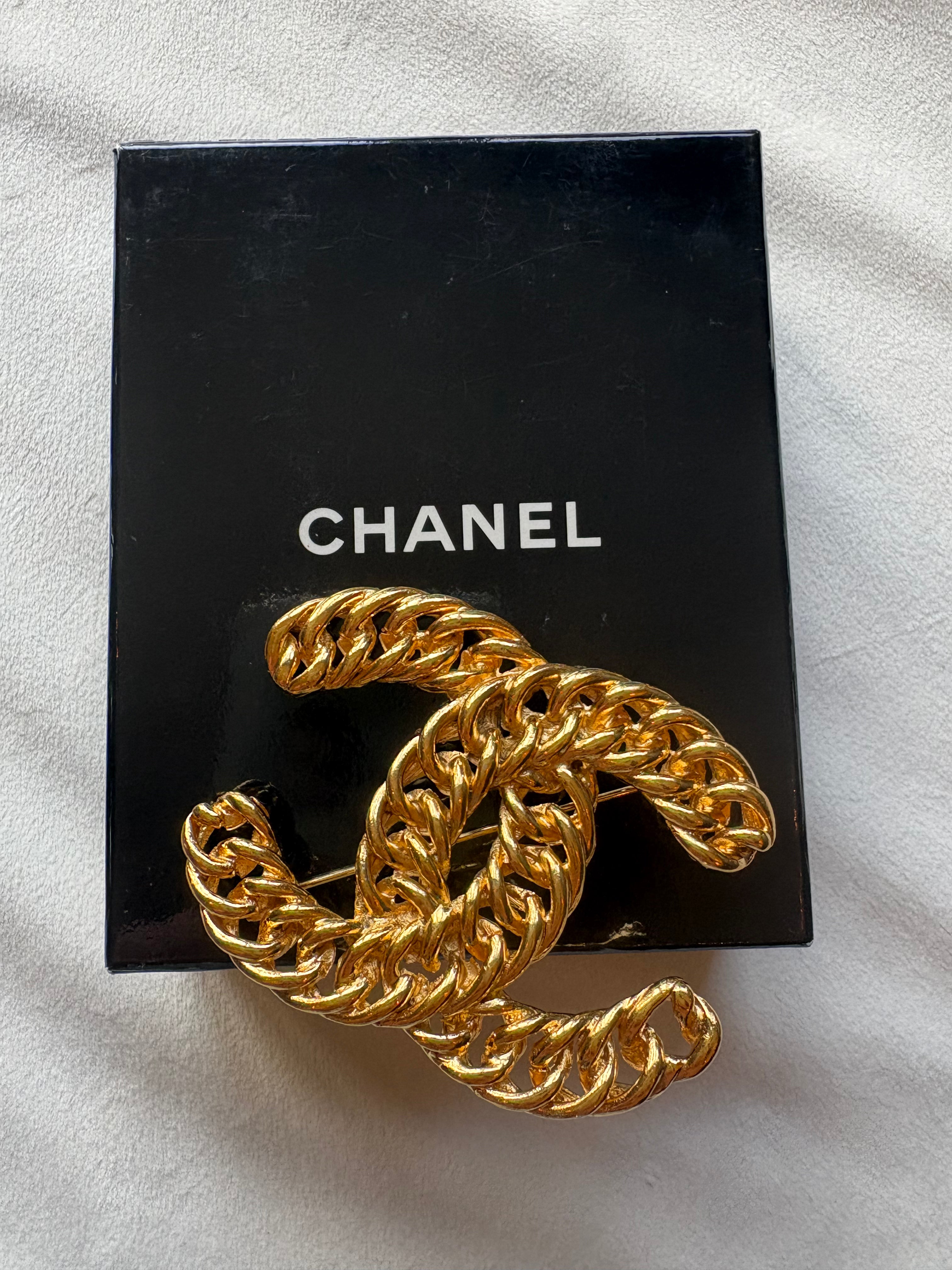 Coco Chanel Mark Broch gold