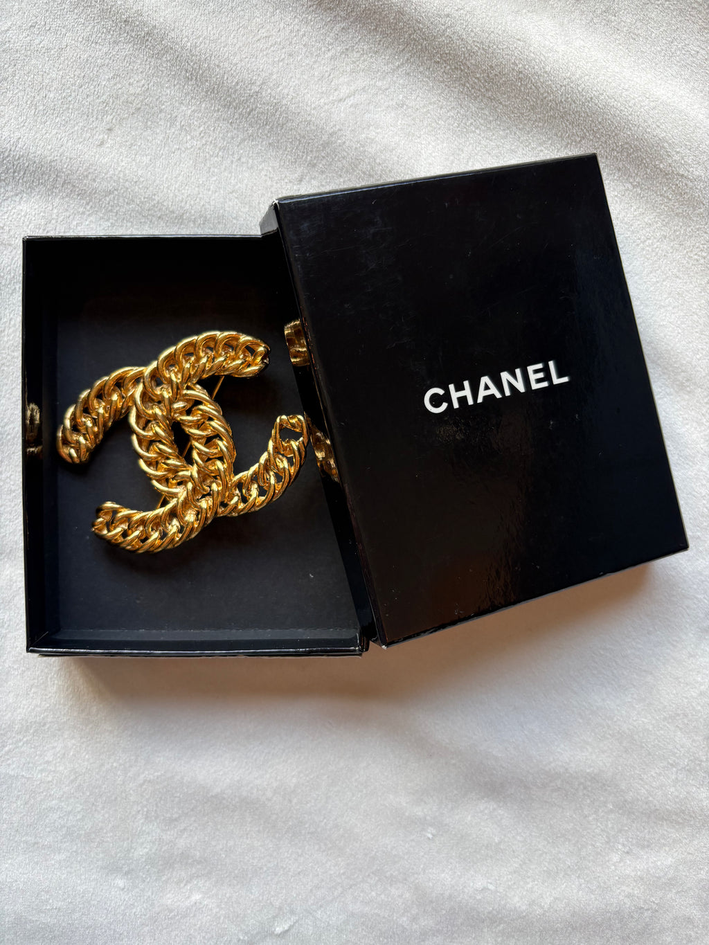 Coco Chanel Mark Broch gold