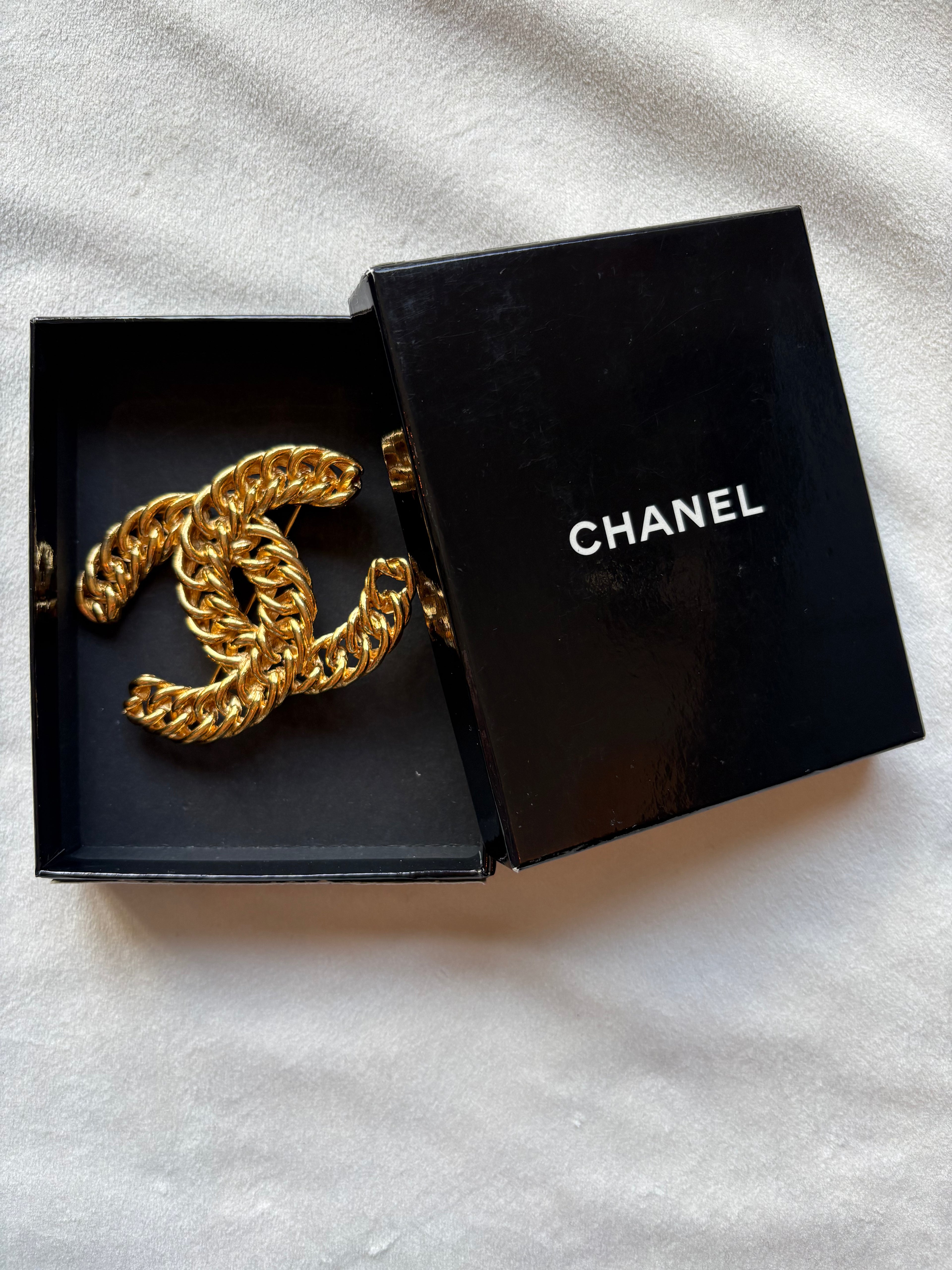 Coco Chanel Mark Broch gold